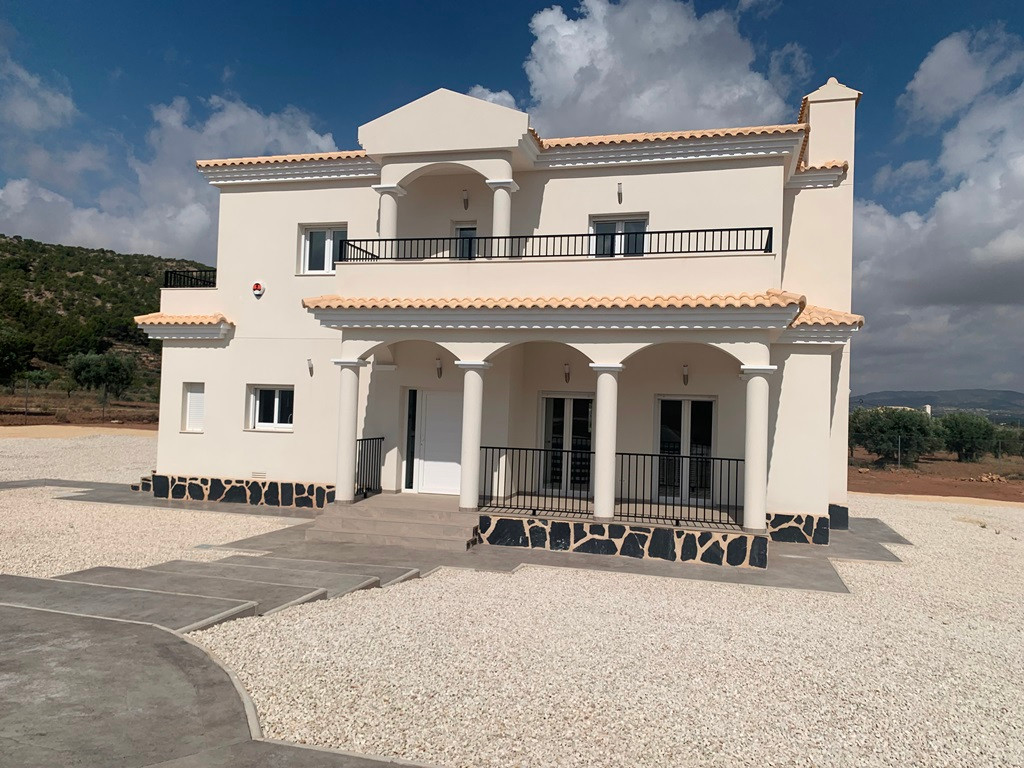 Villa in Pinoso (Ref: AM-PNLCY180)