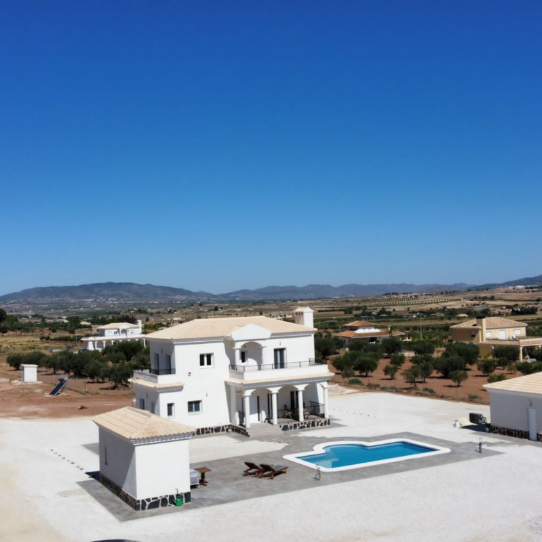 Villa in Pinoso (Ref: AM-PNLCY180)