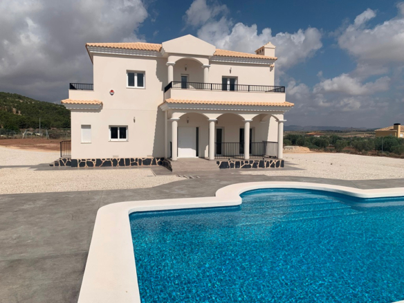 Villa in Pinoso (Ref: AM-PNLCY180)
