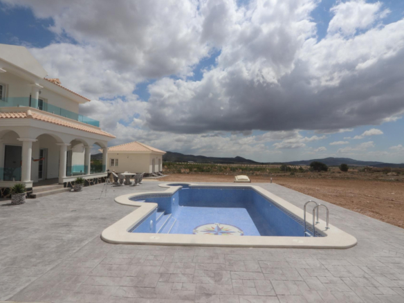 Villa in Pinoso (Ref: AM-PNLCY180)