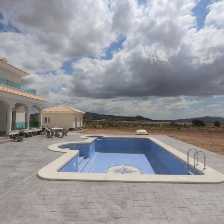 Villa in Pinoso (Ref: AM-PNLCY180)