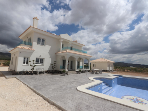 Villa in Pinoso (Ref: AM-PNLCY180)
