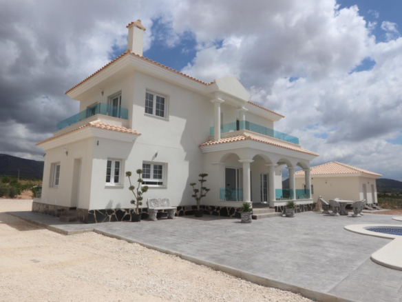 Villa in Pinoso (Ref: AM-PNLCY180)