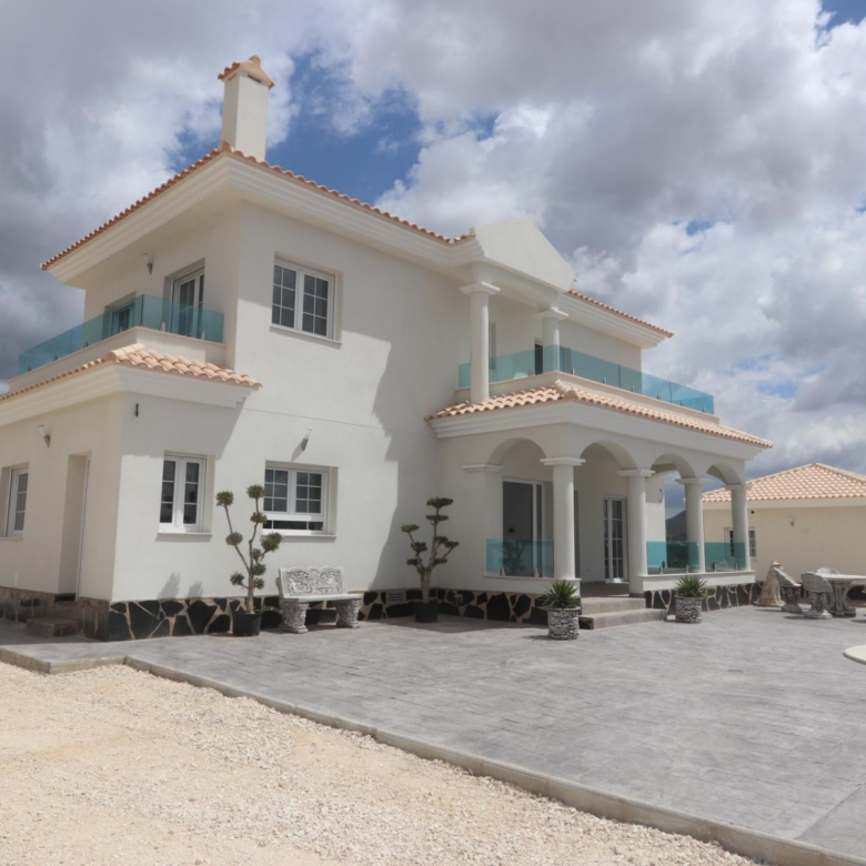 Villa in Pinoso (Ref: AM-PNLCY180)