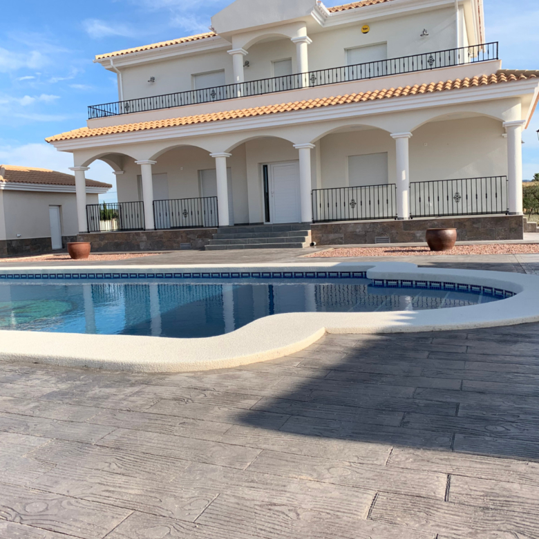 Villa in Pinoso (Ref: AM-PNLCY195)