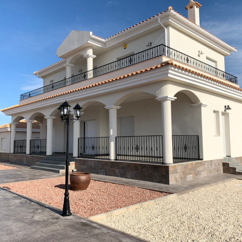 Villa in Pinoso (Ref: AM-PNLCY195)