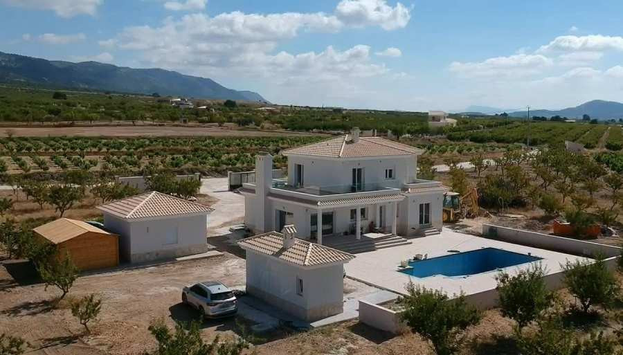 Villa in Pinoso (Ref: AM-PNLCY220)