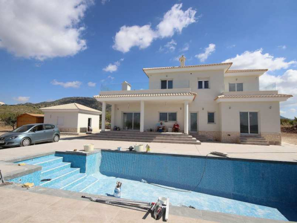 Villa in Pinoso (Ref: AM-PNLCY220)