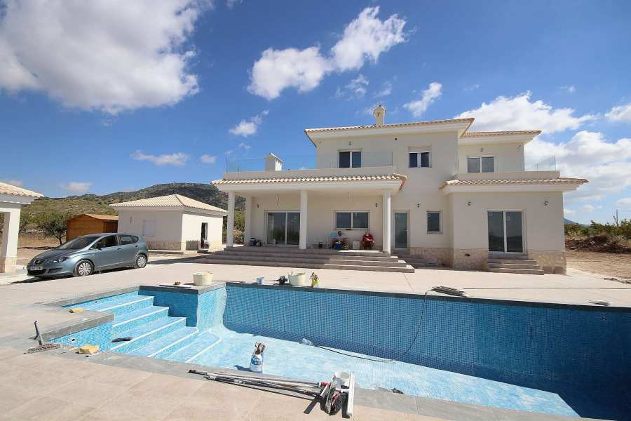 Villa in Pinoso (Ref: AM-PNLCY220)