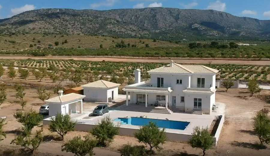 Villa in Pinoso (Ref: AM-PNLCY220)