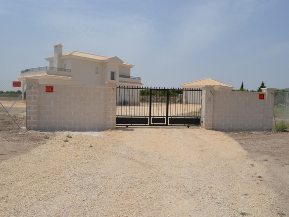 Villa in Pinoso (Ref: AM-PNLCY225)