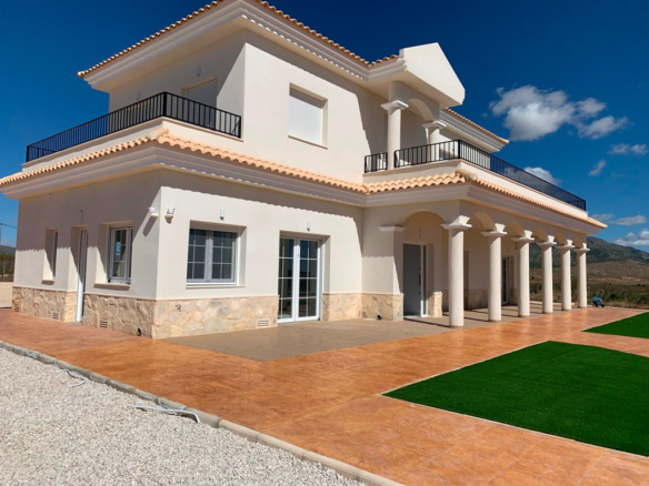 Villa in Pinoso (Ref: AM-PNLCY225)