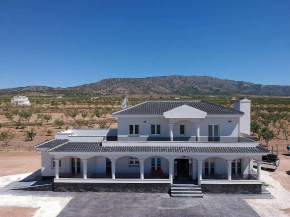 Villa in Pinoso (Ref: AM-PNLCY245)