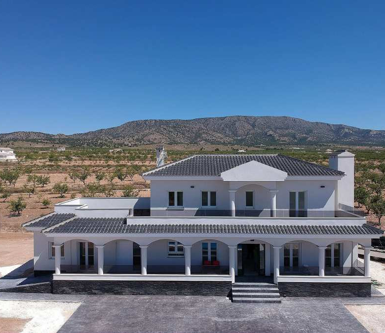 Villa in Pinoso (Ref: AM-PNLCY245)