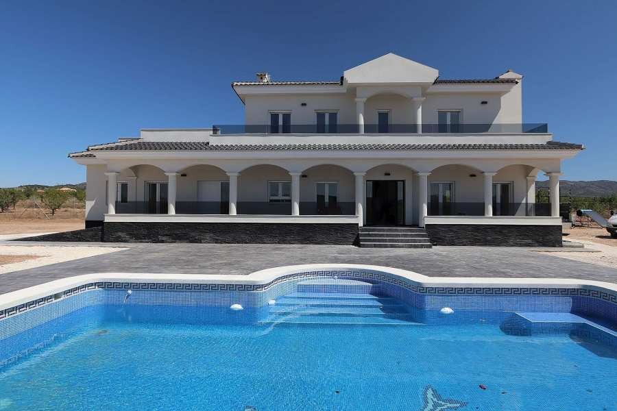 Villa in Pinoso (Ref: AM-PNLCY245)