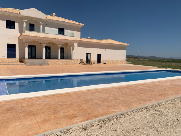 Villa in Pinoso (Ref: AM-PNLCY245)