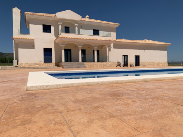 Villa in Pinoso (Ref: AM-PNLCY245)
