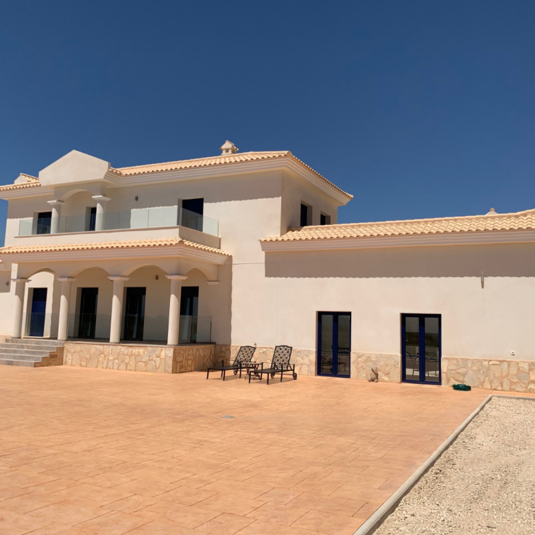Villa in Pinoso (Ref: AM-PNLCY245)