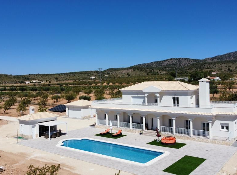 Villa in Pinoso (Ref: AM-PNLCY270)