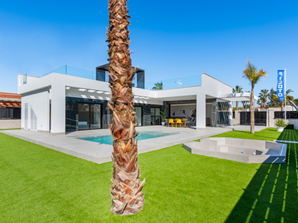 Villa in La Finca Golf (Ref: FINCAGOLF-SUN)