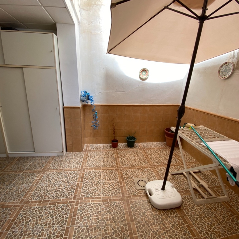 Townhouse in Sax (Ref: 23173)
