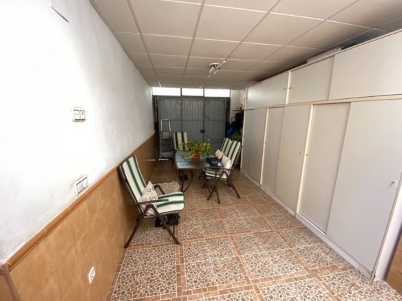 Townhouse in Sax (Ref: 23173)