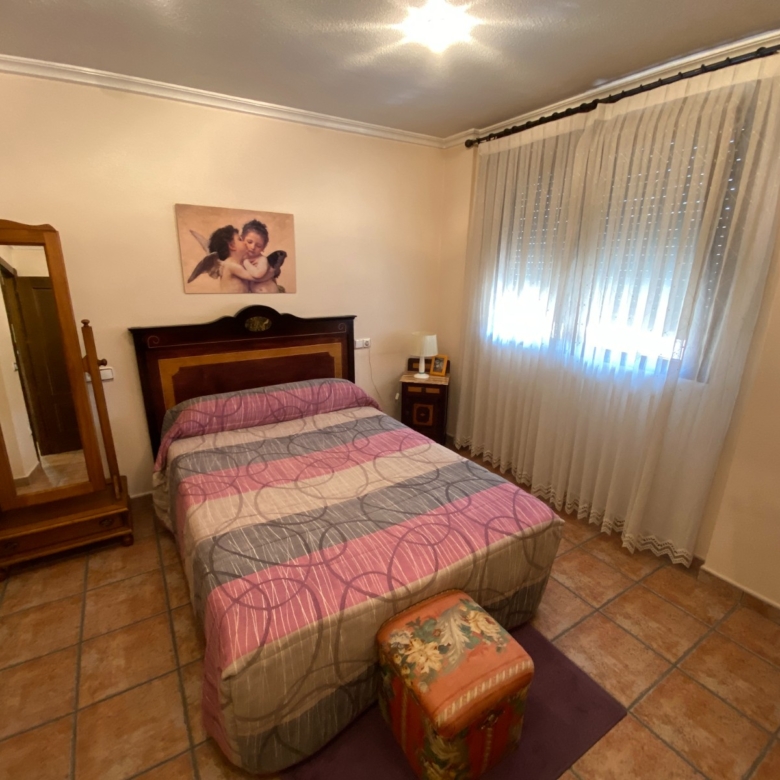 Townhouse in Sax (Ref: 23173)