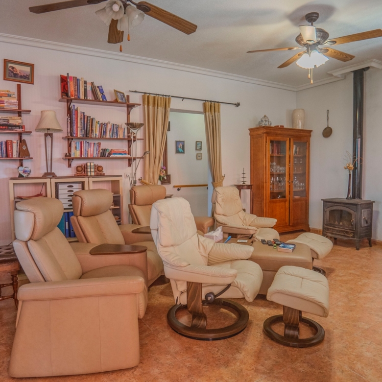 Country Property in Orihuela (Ref: DLF084)