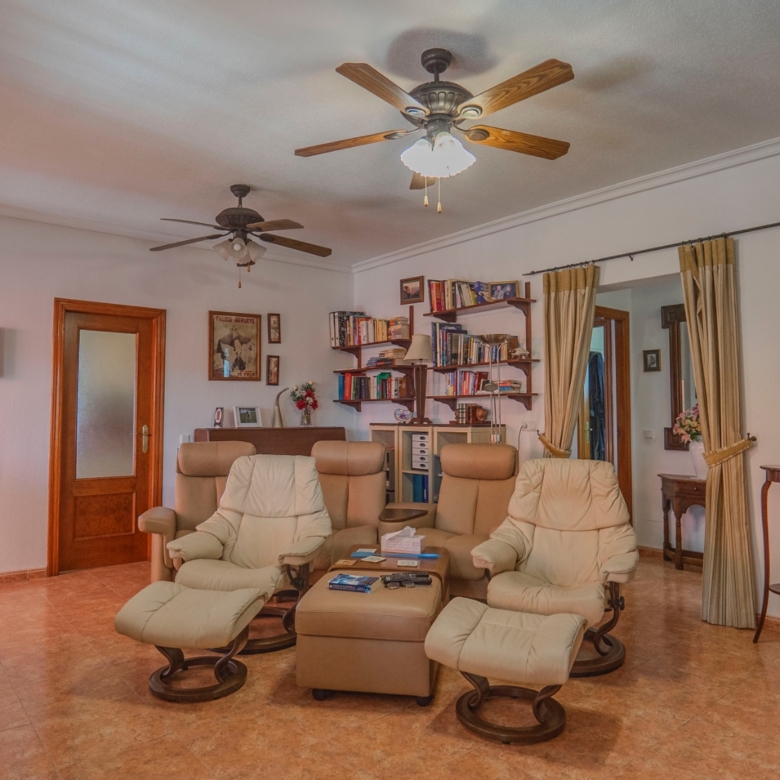 Country Property in Orihuela (Ref: DLF084)