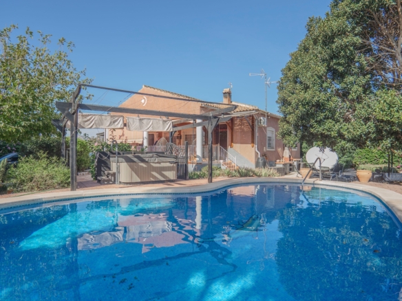 Country Property in Orihuela (Ref: DLF084)