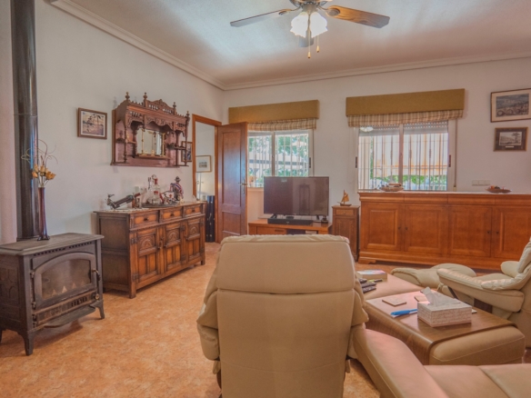 Country Property in Orihuela (Ref: DLF084)