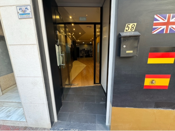 Commercial in Guardamar del Segura (Ref: DLF095)