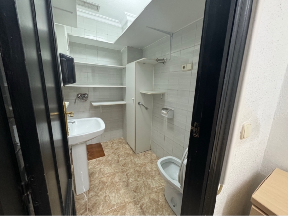 Commercial in Guardamar del Segura (Ref: DLF095)