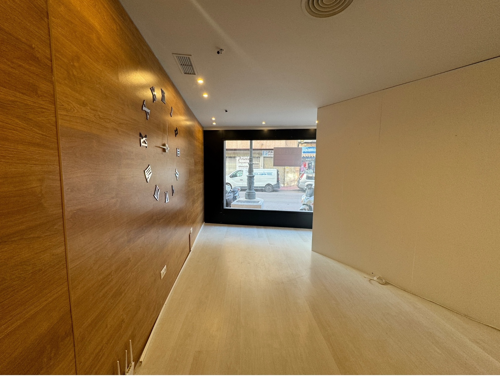 Commercial in Guardamar del Segura (Ref: DLF095)