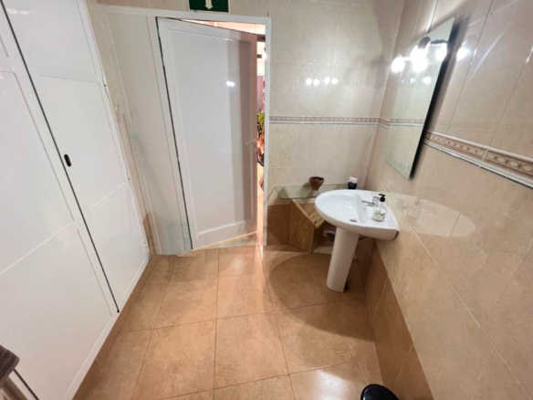 Commercial in Guardamar del Segura (Ref: DLF096)