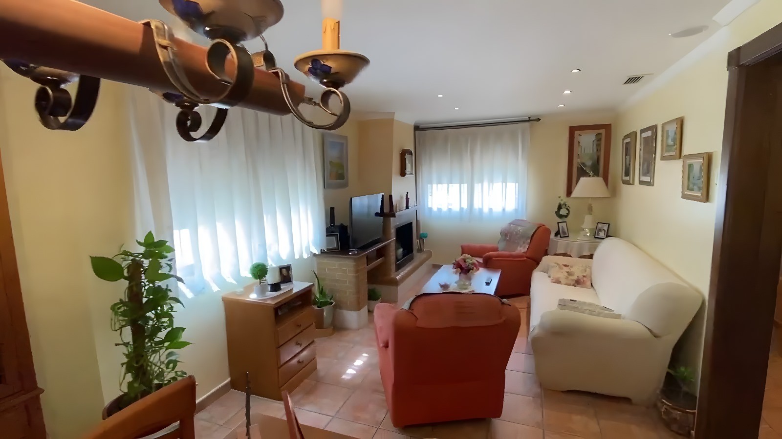Townhouse in Sax (Ref: 23173)