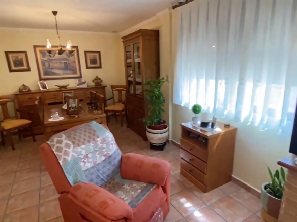 Townhouse in Sax (Ref: 23173)