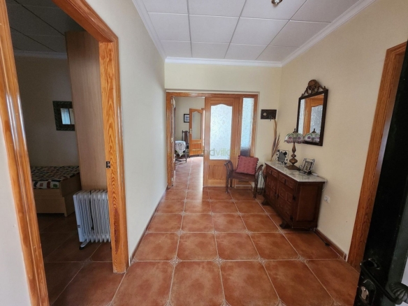 Villa in Villena (Ref: 5025 13766)
