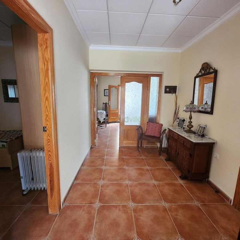 Villa in Villena (Ref: 5025 13766)