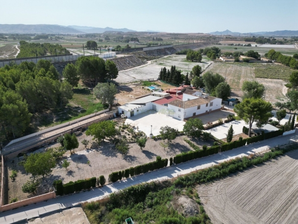 Villa in Villena (Ref: 5025 13766)