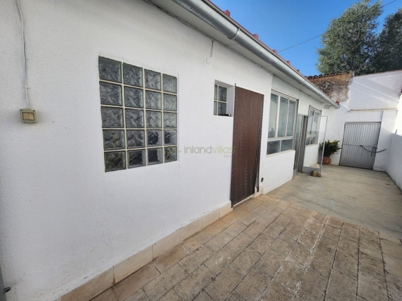 Villa in Villena (Ref: 5025 13766)