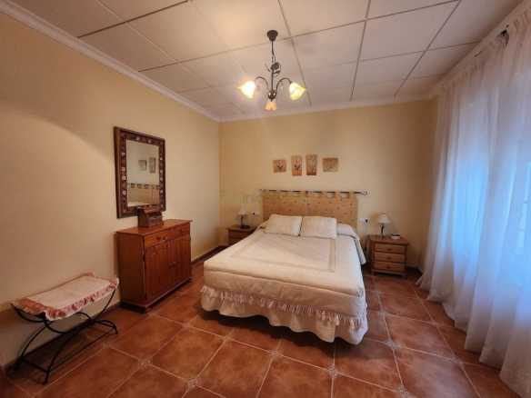 Villa in Villena (Ref: 5025 13766)