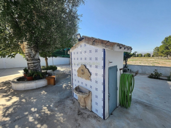 Villa in Villena (Ref: 5025 13766)