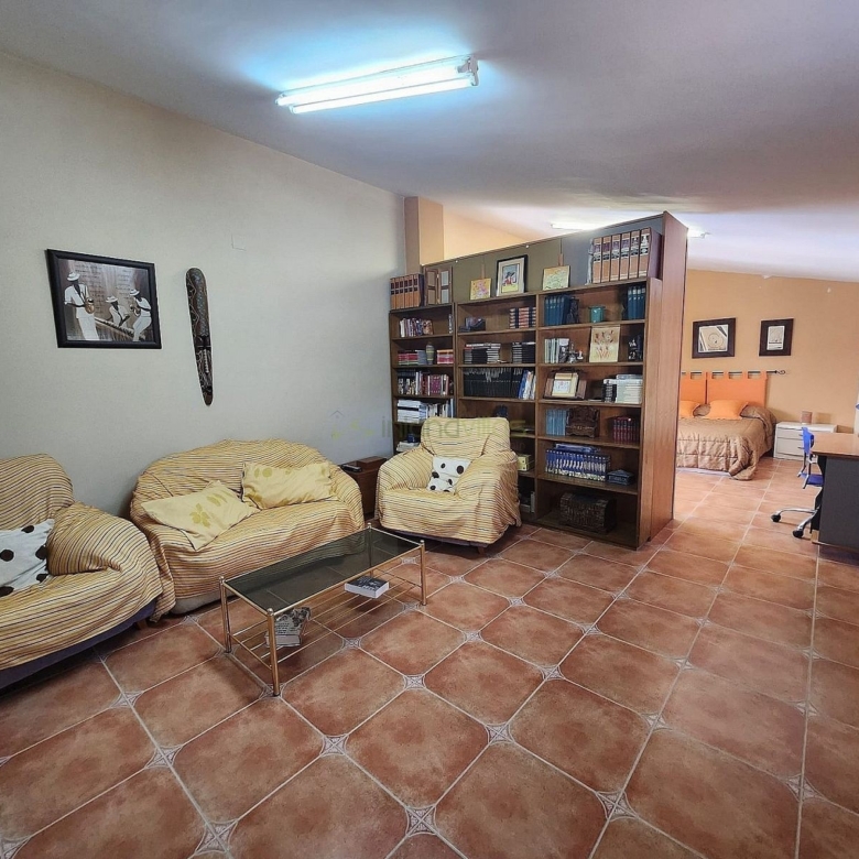 Villa in Villena (Ref: 5025 13766)