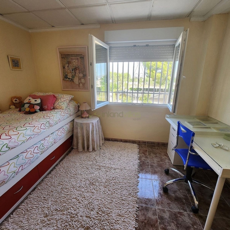 Villa in Villena (Ref: 5025 13766)