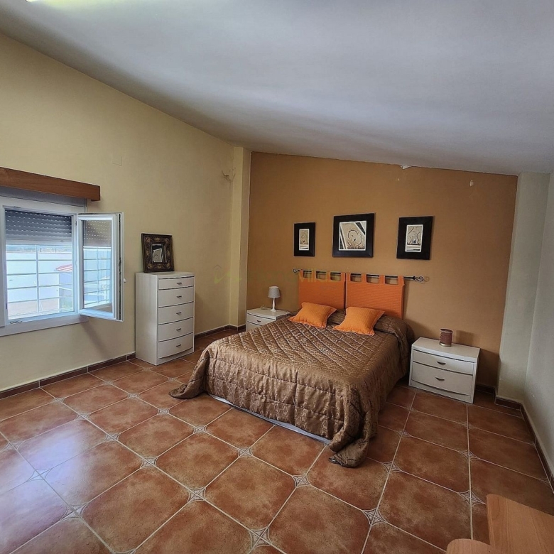Villa in Villena (Ref: 5025 13766)