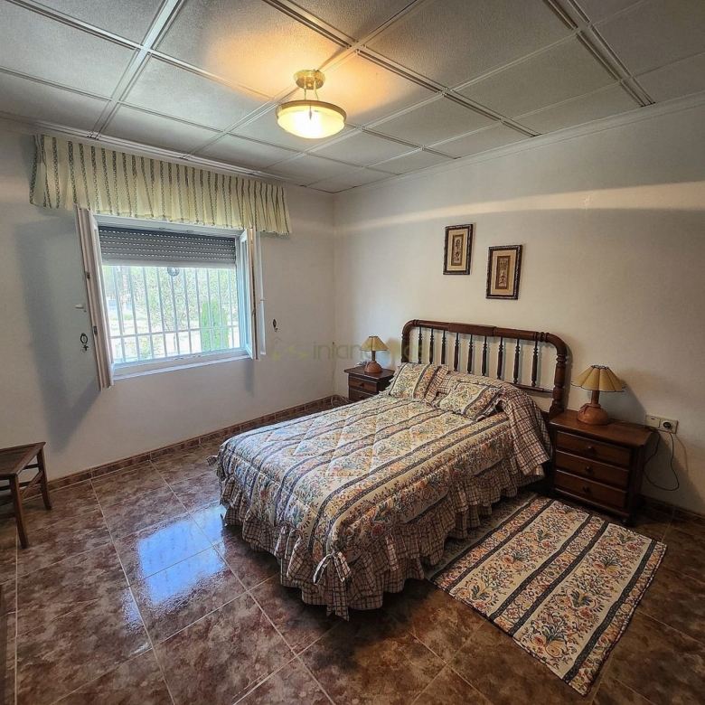 Villa in Villena (Ref: 5025 13766)