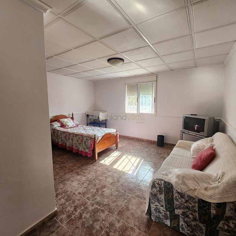 Villa in Villena (Ref: 5025 13766)