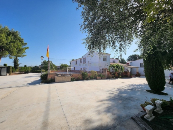 Villa in Villena (Ref: 5025 13766)