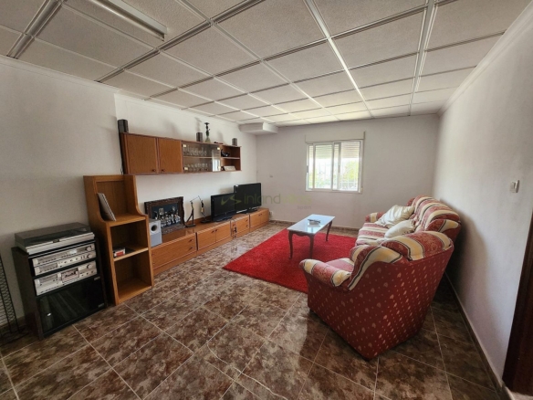 Villa in Villena (Ref: 5025 13766)